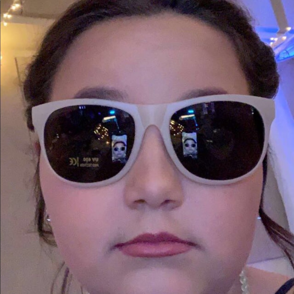 Meet your Posher, Brooke